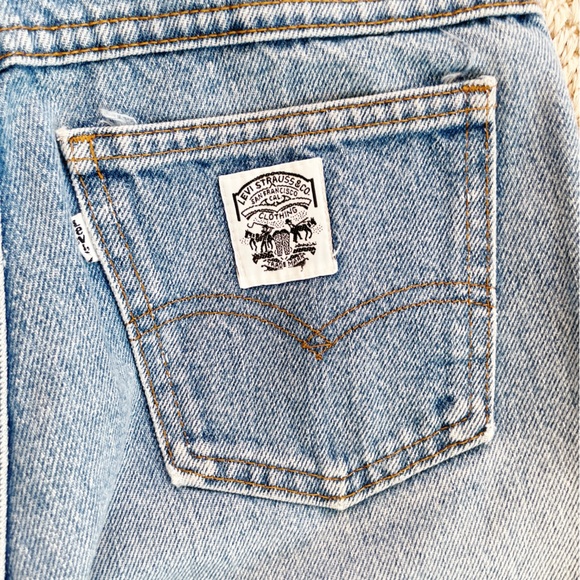 Vintage Levi’s Straight Tapered Leg Jeans – Women’s Size 26 Mom Fit - Picture 7 of 7